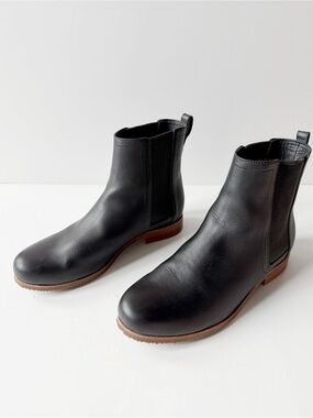 Poppy Barley Woman Black Leather Chelsea Boots US9.5 Classic Minimal Preppy